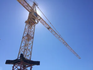Construction crane - Image by EyeEm via Freepik